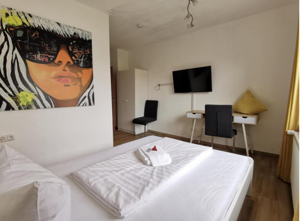 Hotel Wettlaufer Homberg  Ruang foto