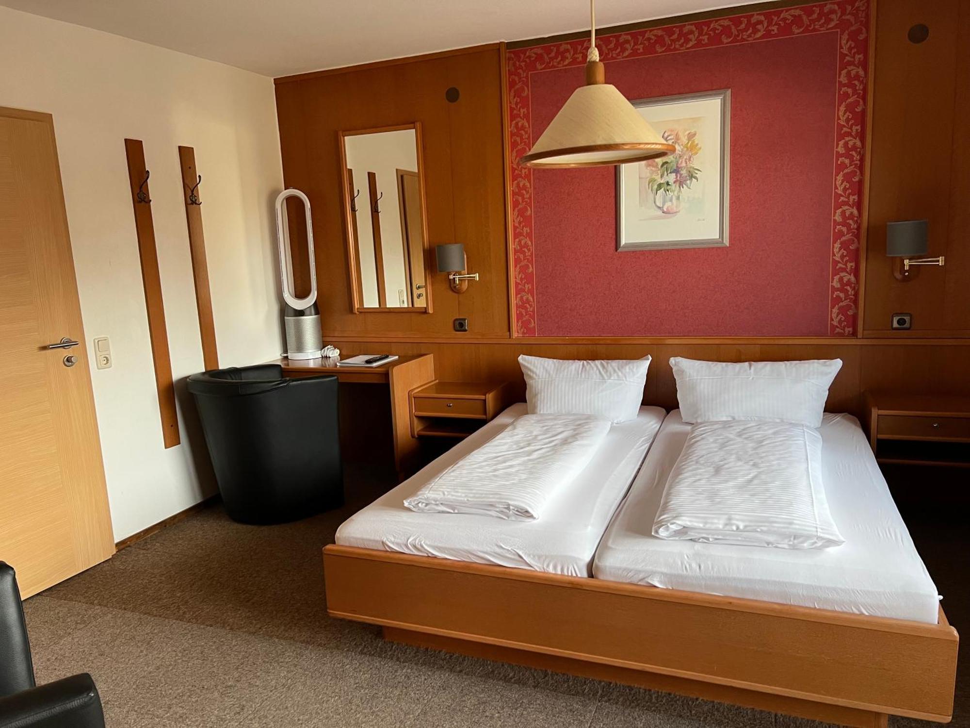 Hotel Wettlaufer Homberg  Bagian luar foto